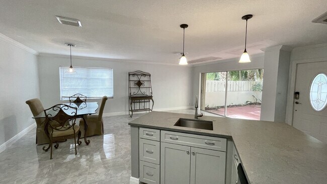 Building Photo - Spacious 2-Bedroom in Jupiter with 2.5 Baths!