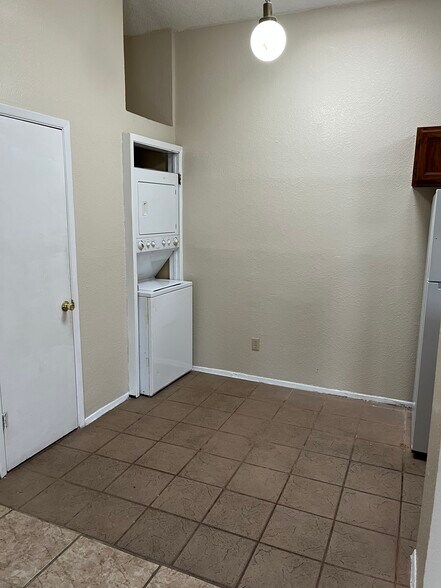 Building Photo - 11631 James Watt Dr