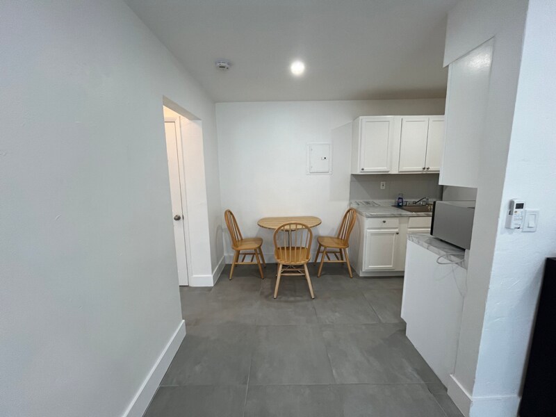 Building Photo - 310 NE 78th St