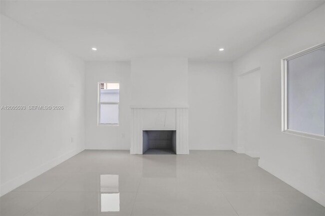 Building Photo - 4112 SW 9th Terrace