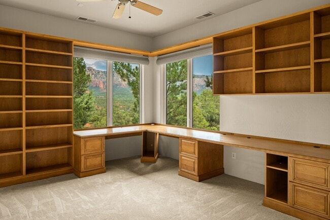 Building Photo - Unfurnished West Sedona Home, 1-year long-term rental