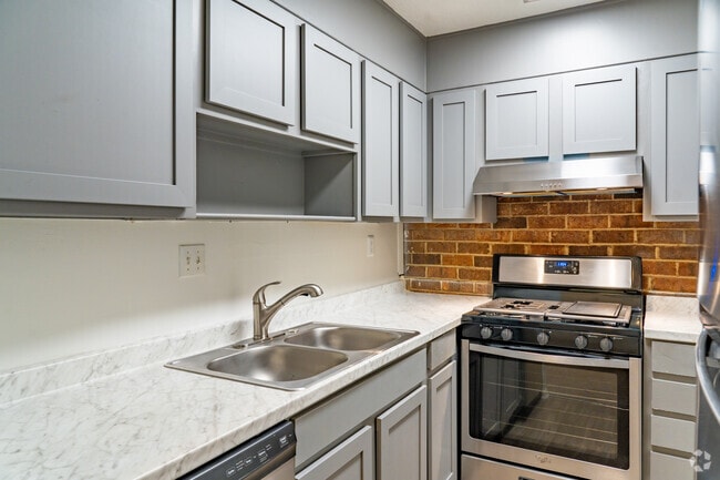 Interior Photo - Chateau Apartments - New