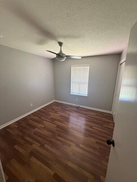 Building Photo - 11480 Bainbridge Dr