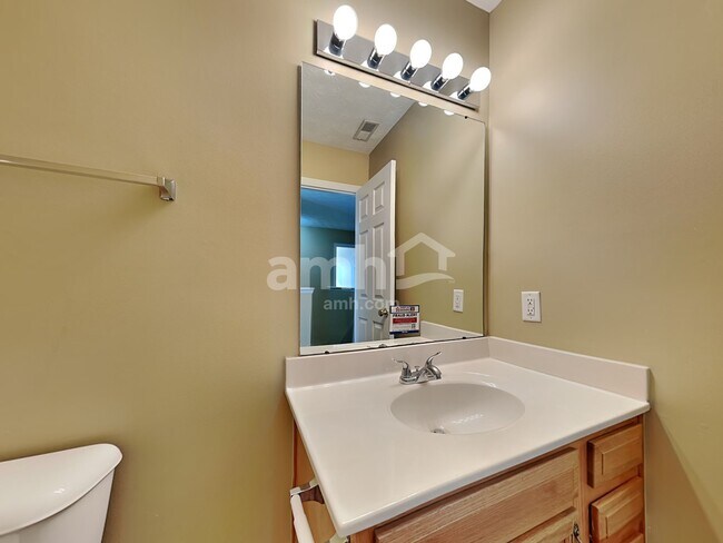 Building Photo - 2733 Jenny Marie Dr