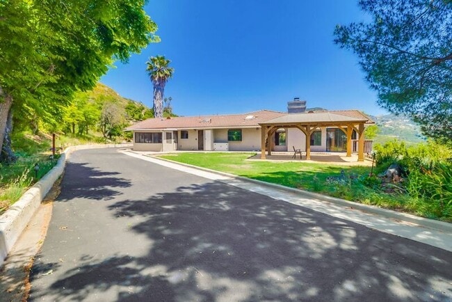 Primary Photo - 3289 Altoro Ln