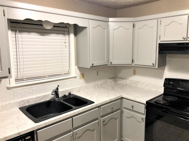 Building Photo - For Rent – 1203 Golfcourse Drive, Jonesboro, AR 72404