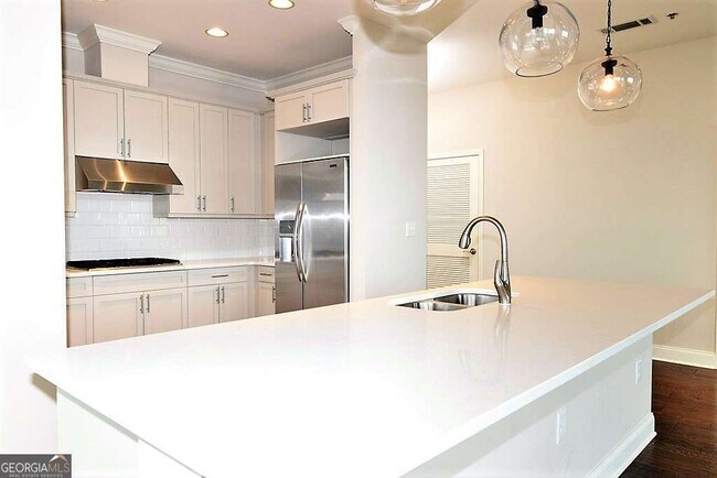 Building Photo - 270 17th St NW
