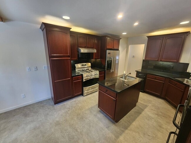 Building Photo - New to the Rental Market! Custom 3 Bdrm Hm w/Garage
