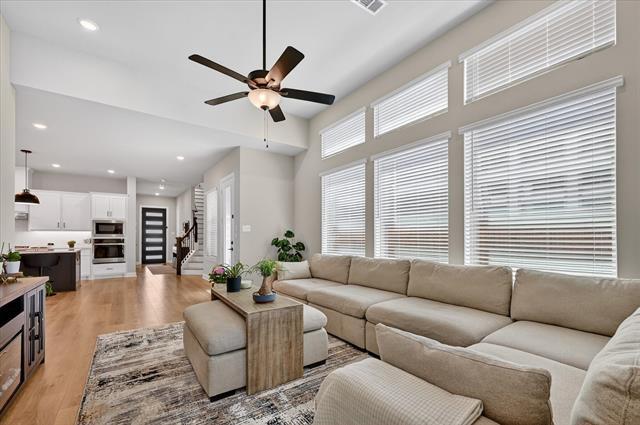 Building Photo - 624 Treaty Oak Dr