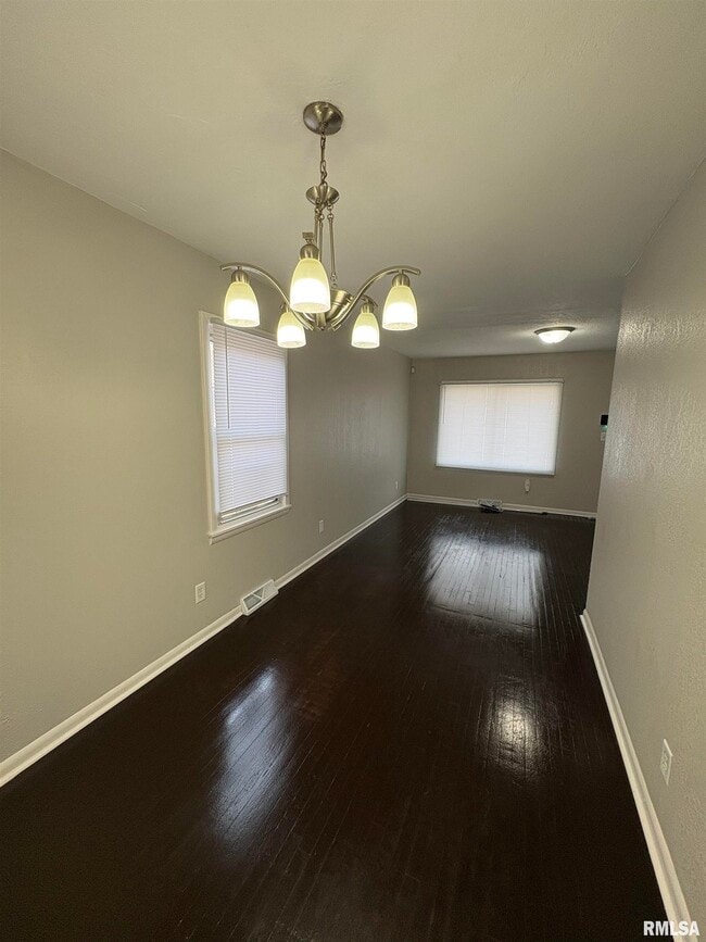 Building Photo - 2324 W Gilbert Ave