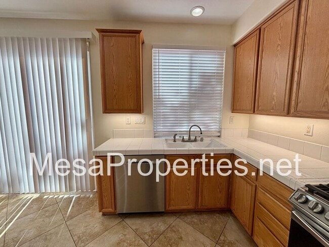 Building Photo - 7440 Freeport Cir