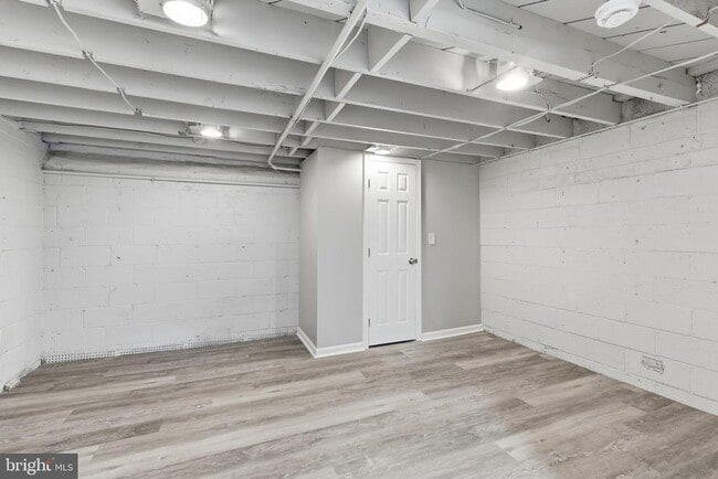 Building Photo - 849 Loalan Ave