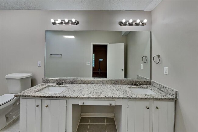 Building Photo - 4880 Hawk Trail