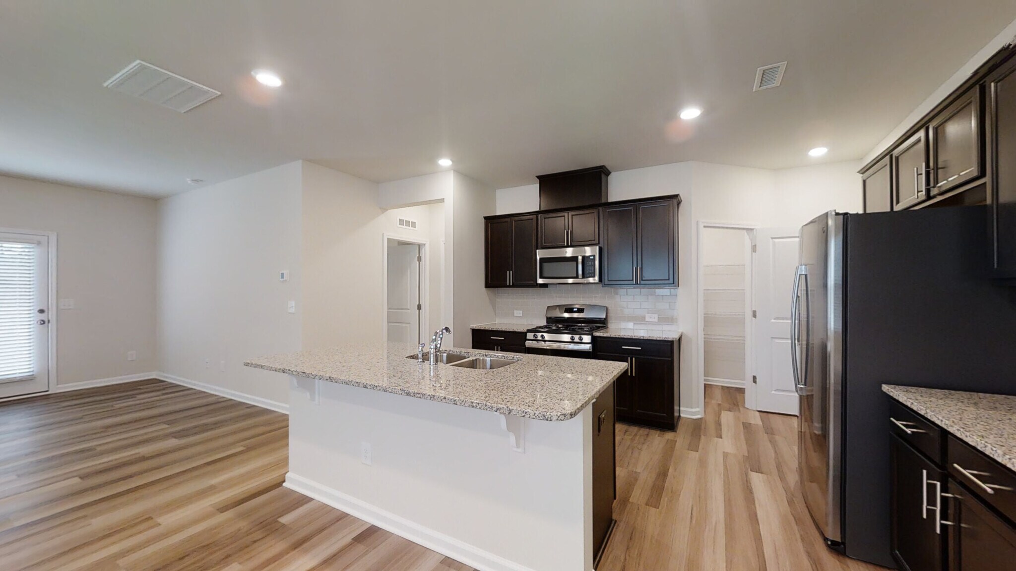 Building Photo - 103 Silver Fir Ln