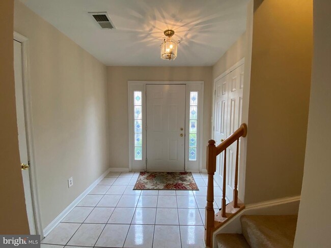 Building Photo - 6555 Kelsey Point Cir