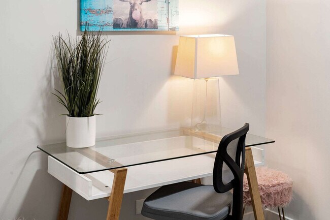 Building Photo - 2207 W 18th St