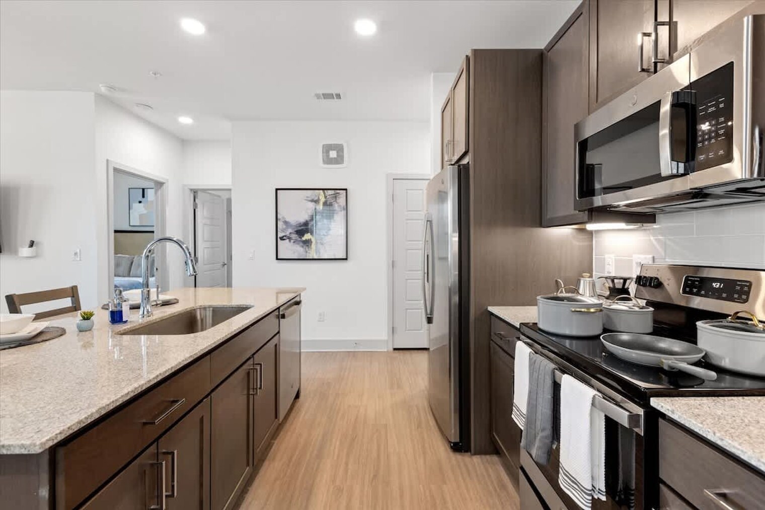 Building Photo - 698 Basilica Bay Dr