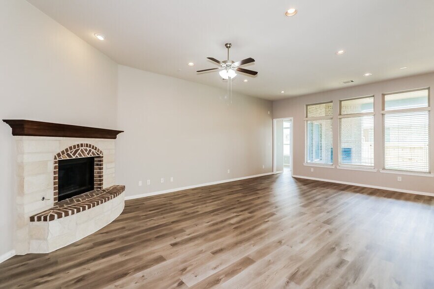 Building Photo - 29023 Oldfield Ct
