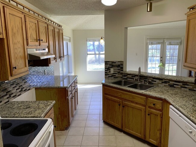 Building Photo - Single Family Home