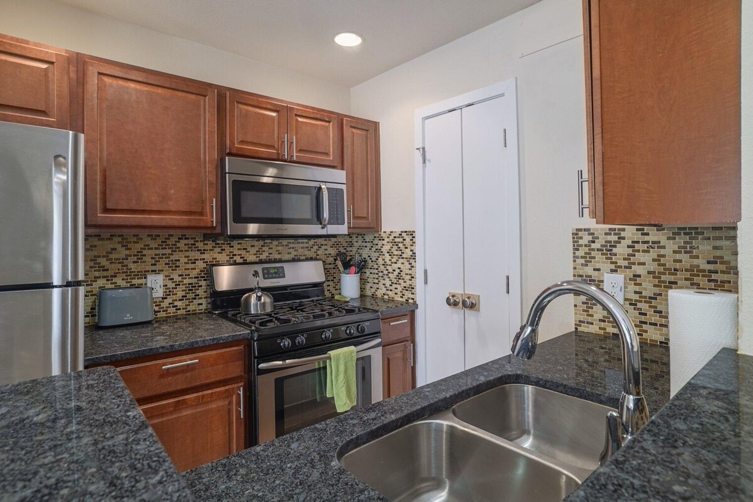 Building Photo - 1601A Southgate Cir