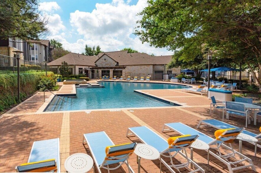 Building Photo - 12430 Metric Blvd