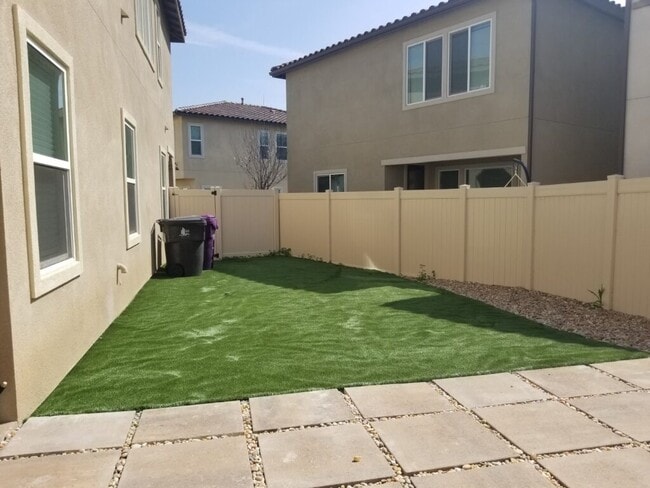 Building Photo - 235 W Ridgewood St