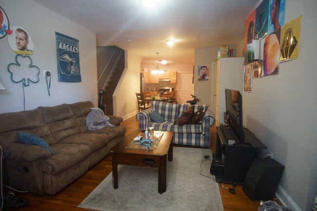 Building Photo - 609 N 34th St