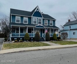 Building Photo - 7 Clinton St