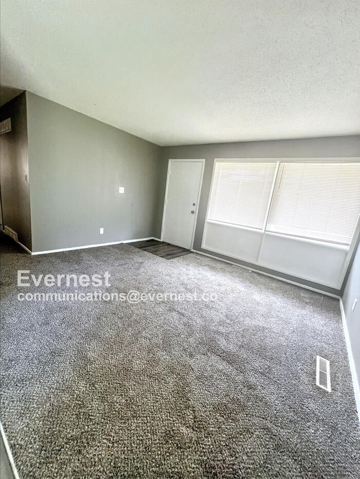 Building Photo - 7401 E 49th St
