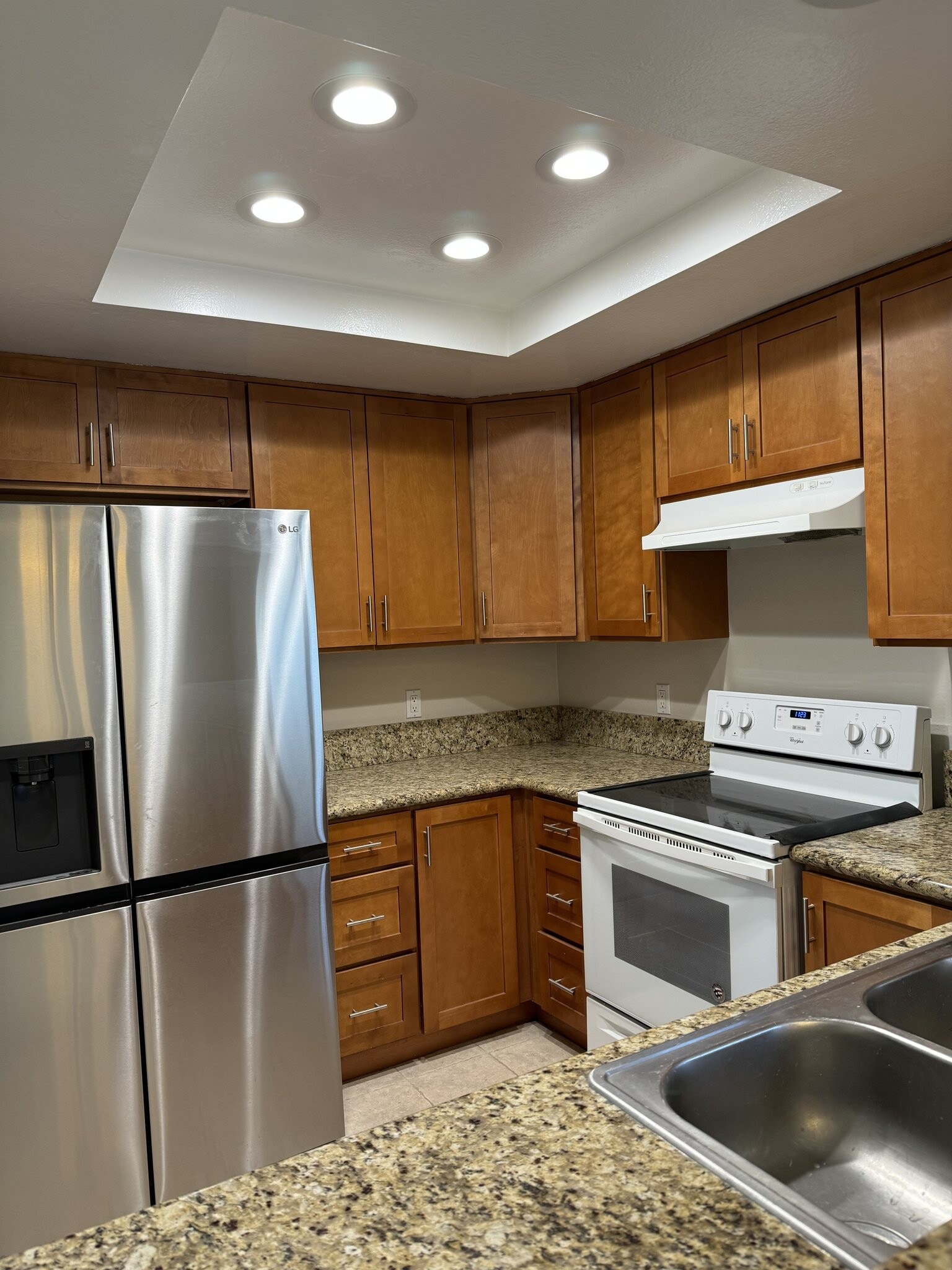 Building Photo - 465 S Ranch View Cir