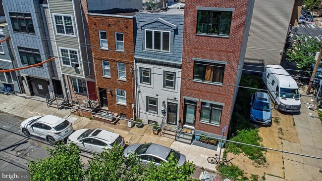 Building Photo - 1705 Montrose St