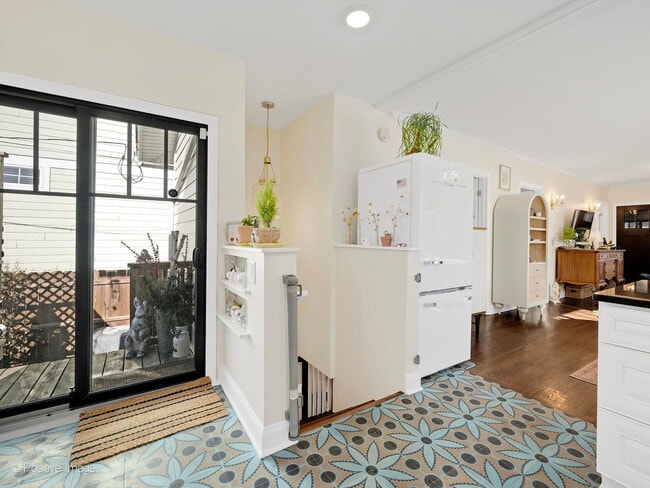 Building Photo - 318 Bluff Ave