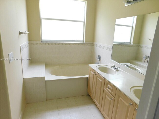 Building Photo - 21800 SW 184th Pl