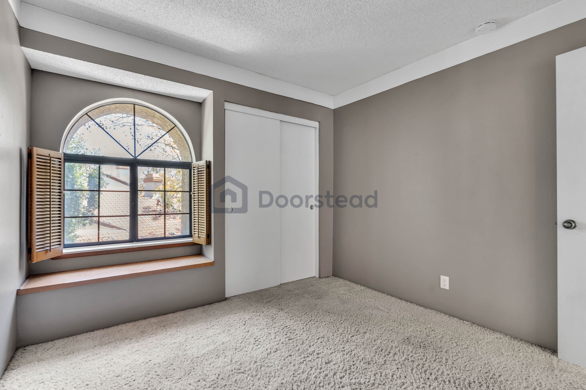 Building Photo - 1 Deerpath Pl