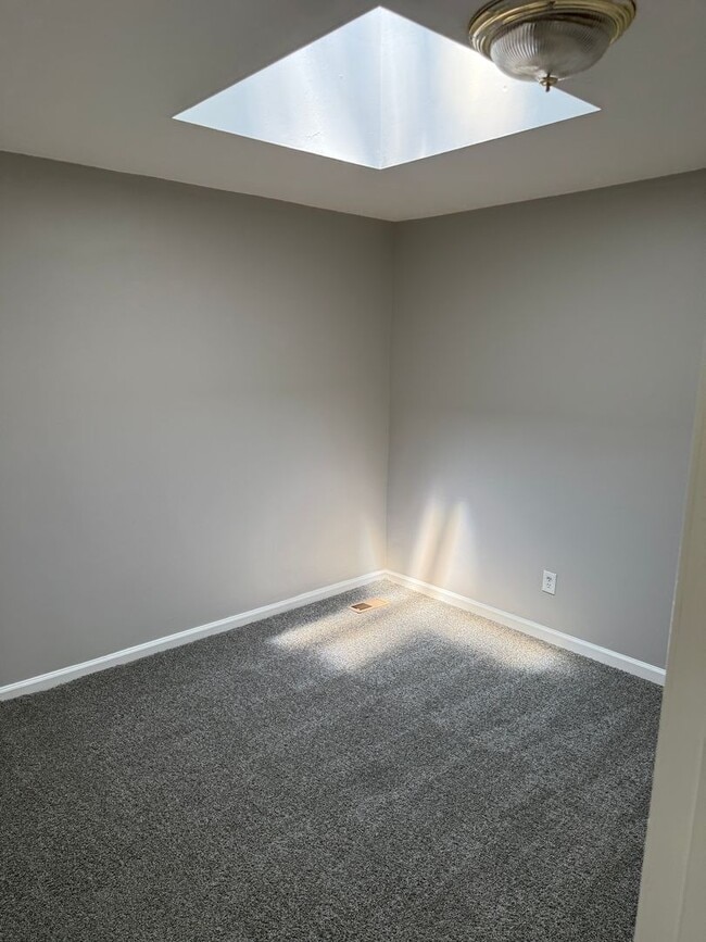 Building Photo - Two-Bedroom Home in Baltimore