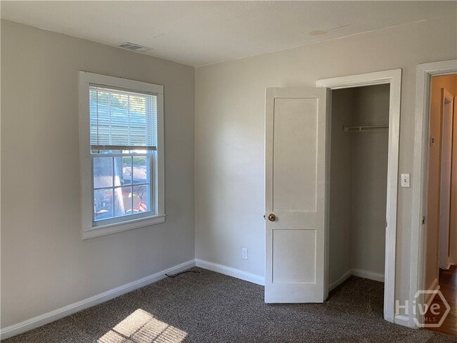 Building Photo - 19 W 53rd St