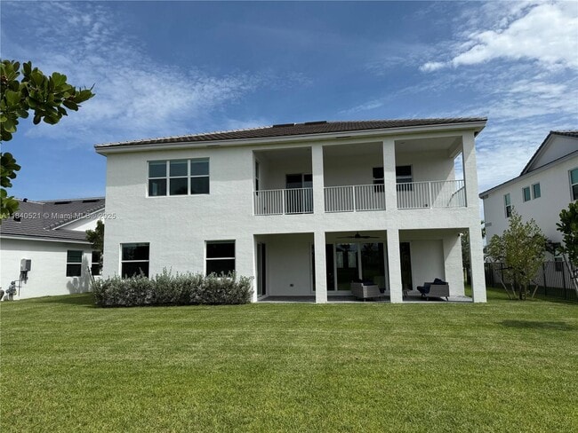 Building Photo - 14814 Wildwood Cir