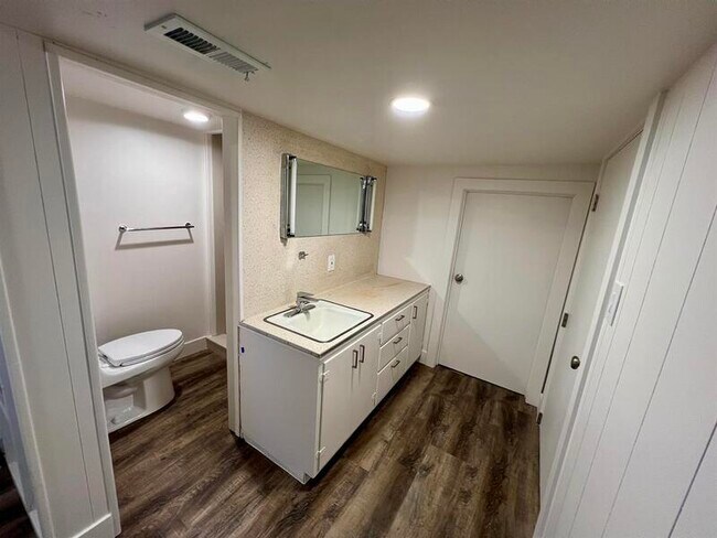 Building Photo - 144 S 100 W