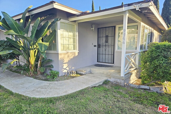 Building Photo - 9966 Glencrest Cir