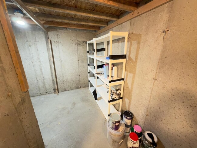 Building Photo - 317 W Farmside Dr