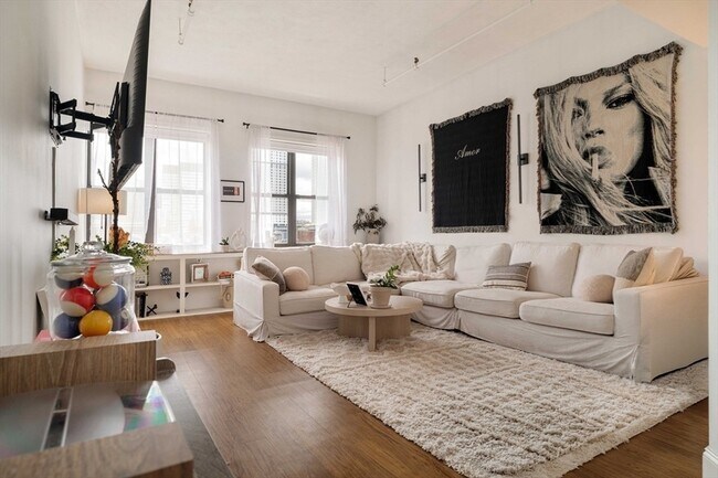 Building Photo - 188 North St