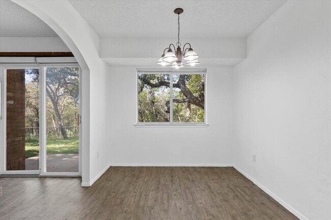 Building Photo - 6300 London Dr