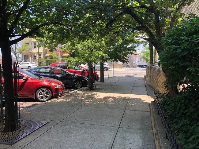 Building Photo - 7 Laidlaw Ave