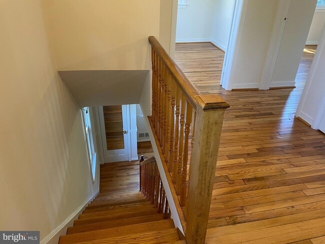 Building Photo - 610 Ritchie Ave