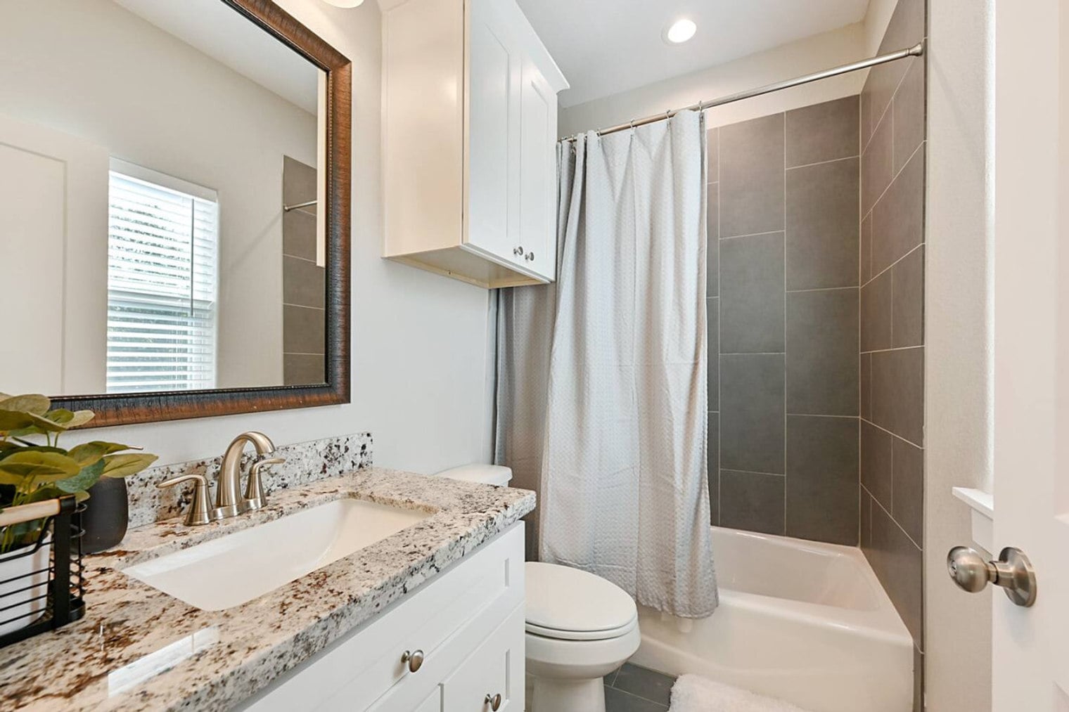 Building Photo - 105 Anderson St