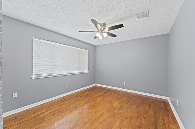 Building Photo - 21311 Golden Dove Dr