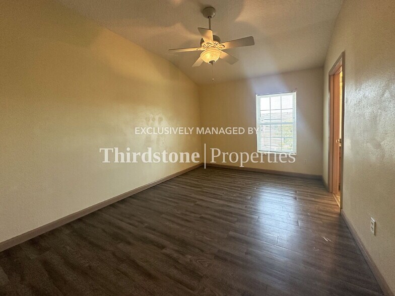 Building Photo - 1660 Biscayne Bay Cir