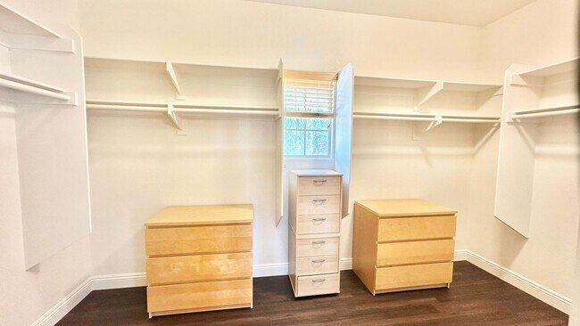 Building Photo - Stunning Two-Story Estate Home in the Gated and Lovely Champagne Crest Community of Fallbrook!