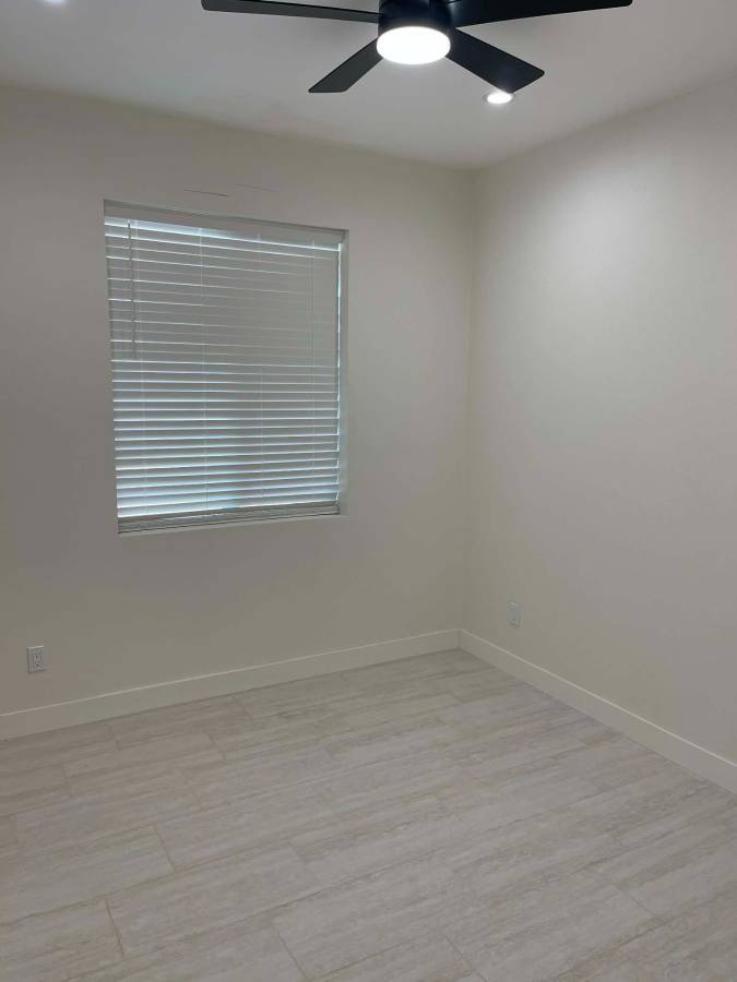 Building Photo - 5335 Saxon St