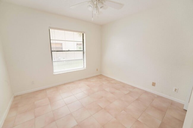 Building Photo - 11511 Island Lakes Ln